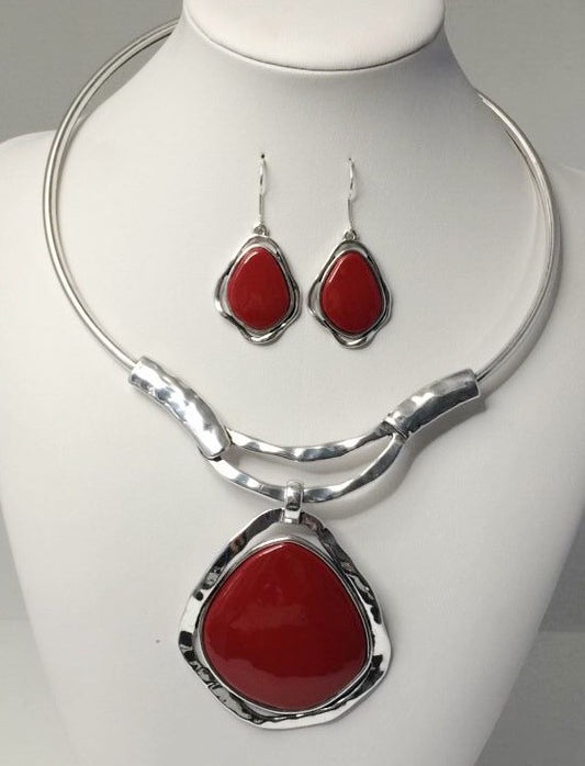 NE-114 Red Medallion on Silver Collar
