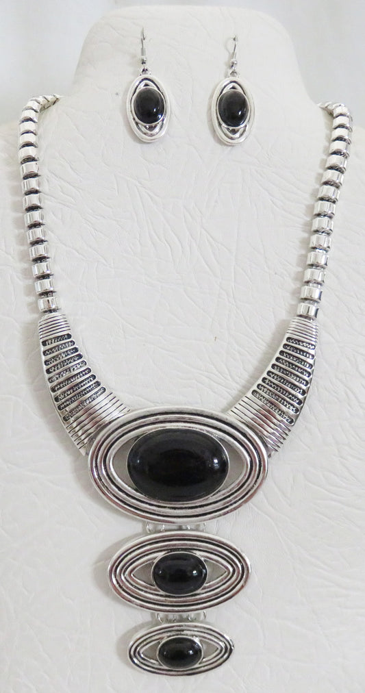 NE-121 3 Black Drops on Silver