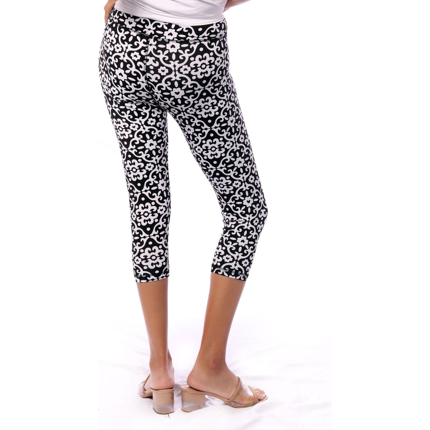 001- LuLu B Black and White Stretch Capri