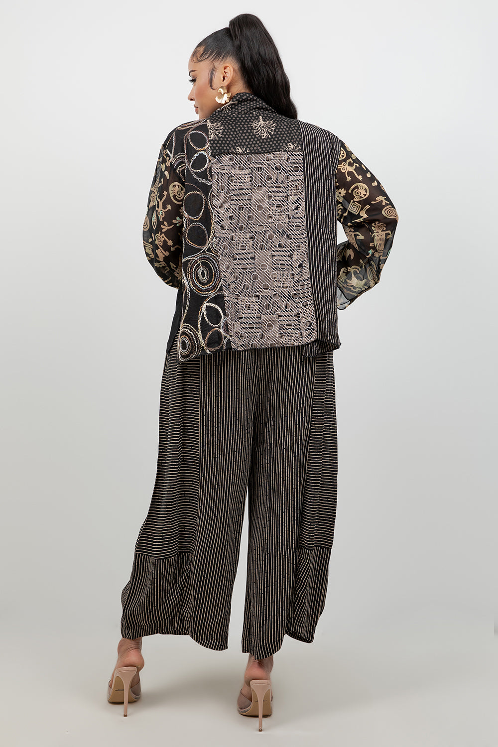 034- Sterling Styles Black and Beige Short Kimono