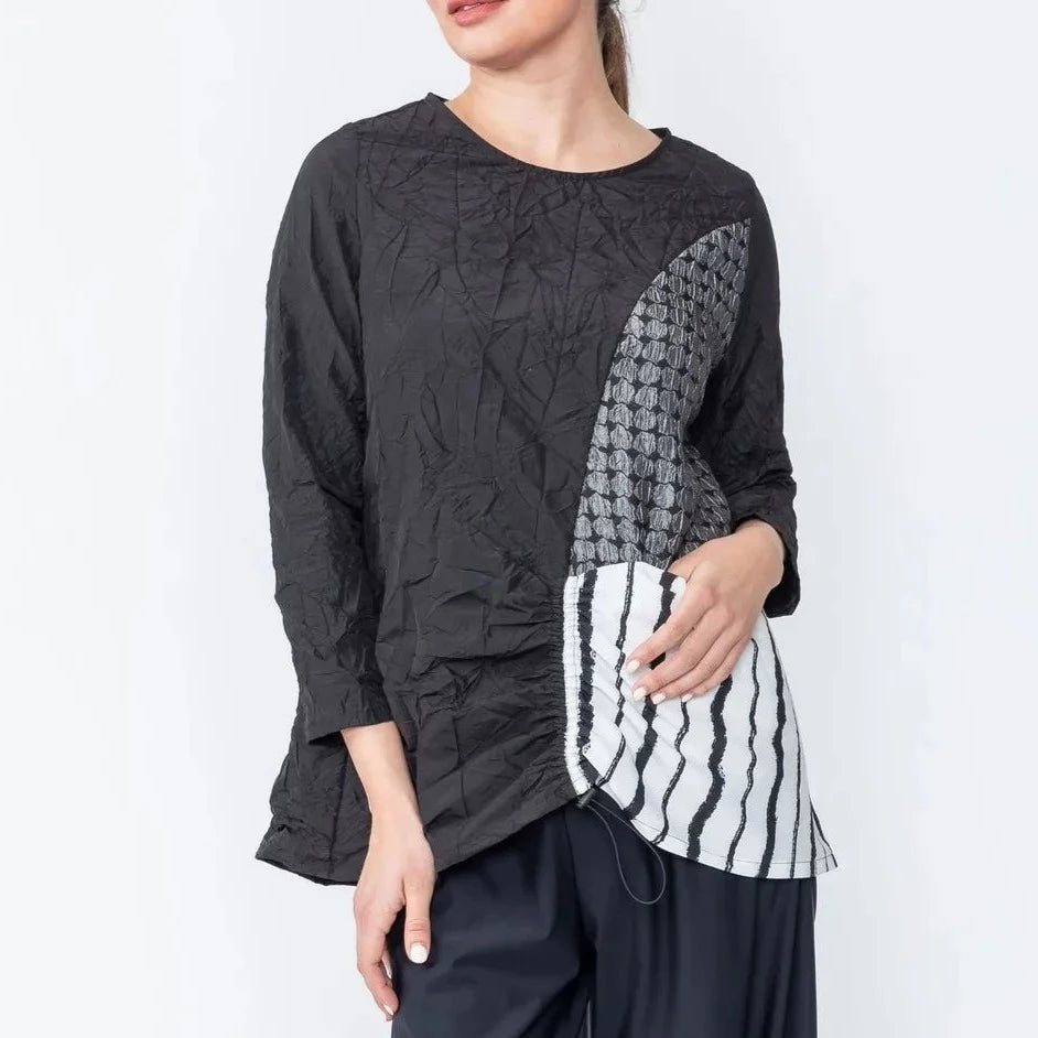 053- IC Collection Black and White One Pocket Tunic