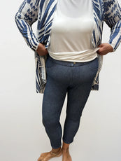 026- Focus JJ Dark Denim Stretch Capri Pants