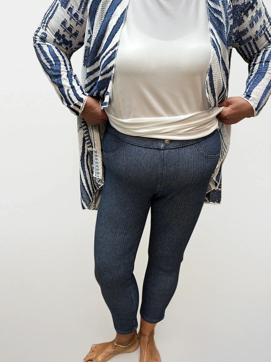 026- Focus JJ Dark Denim Stretch Capri Pants