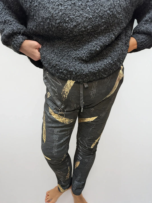 063- Bella Amore Gold on Black Stretch Pants