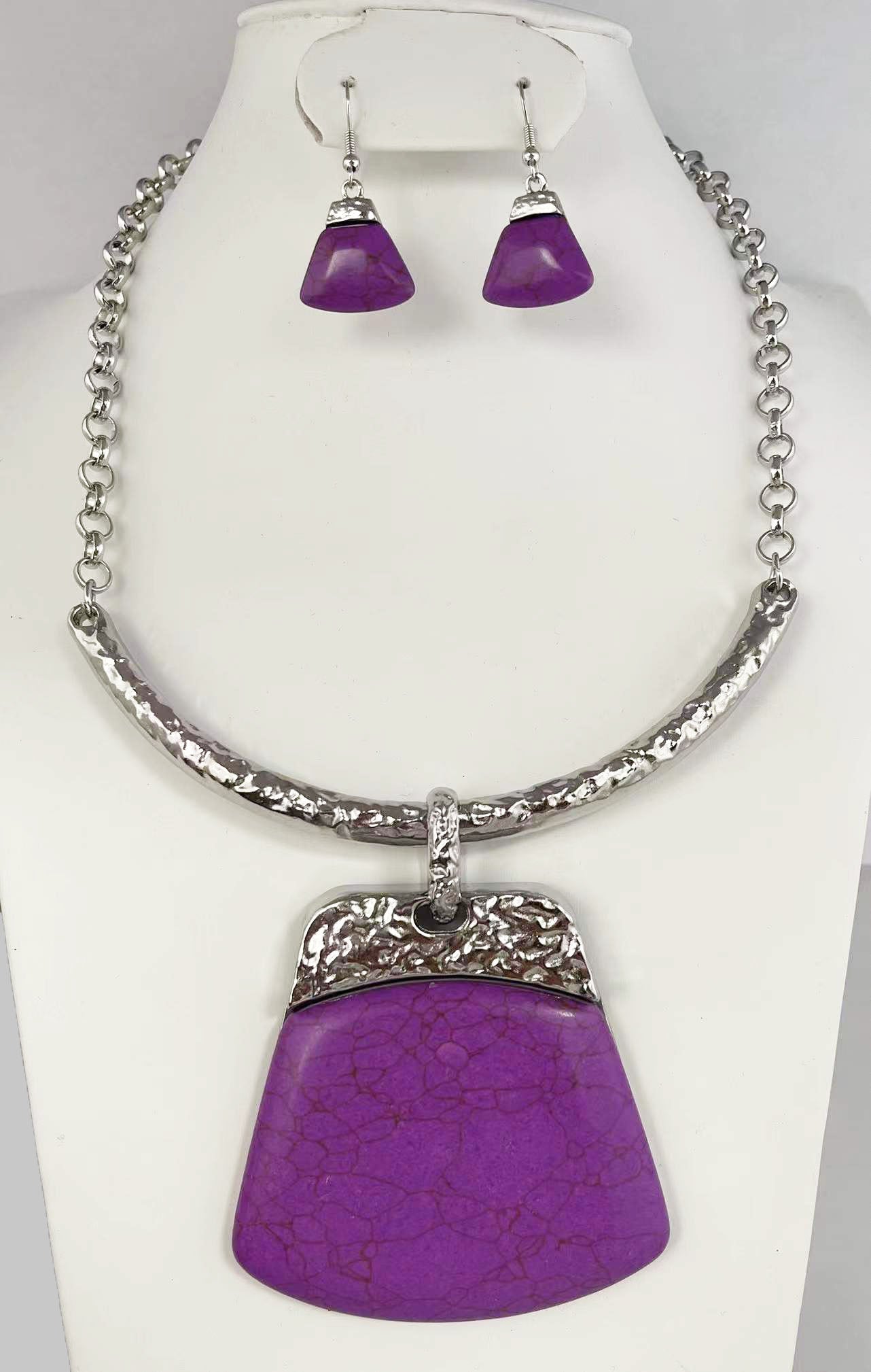 NE-142 Large Purple Stone Medallion on Silver Collar
