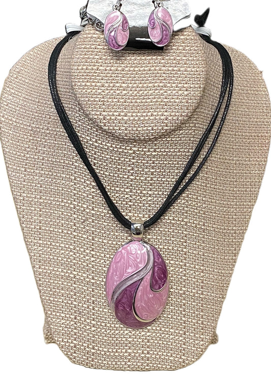 NE-217 Pink and Lavender Oval Medallion