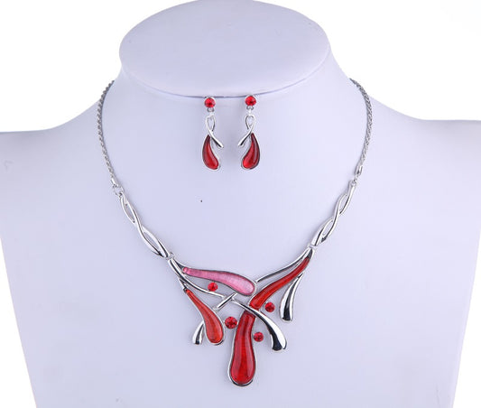 NE-255 Red Drips with Rhinestones Collar