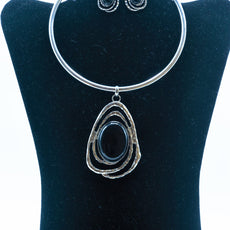 NE-296  Silver Collar with Black Oval Pendant