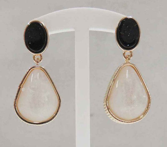 E-101  Ivory and Gold Teardrop Pierced Earring