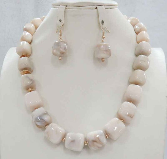 NE-021  Marble Looking Squares - Beige