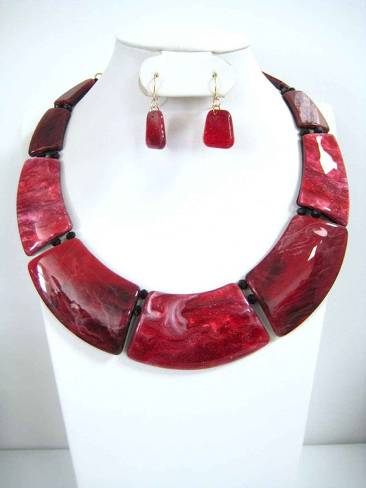 NE-046  Wide Collar in Shades of Red