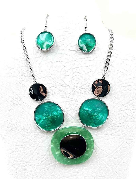 NE-065  Silver with Mixed Green Petals