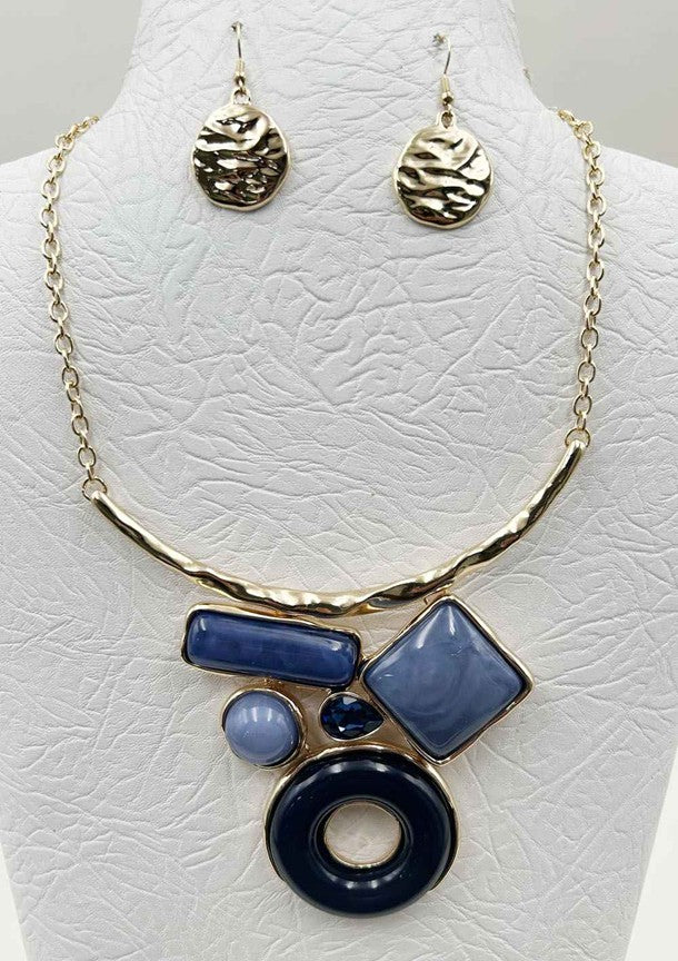 NE-068  Shades of Grey in Gold Collar