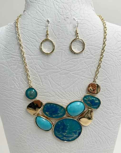 NE-077  Soft Teal and Mint in Gold Collar