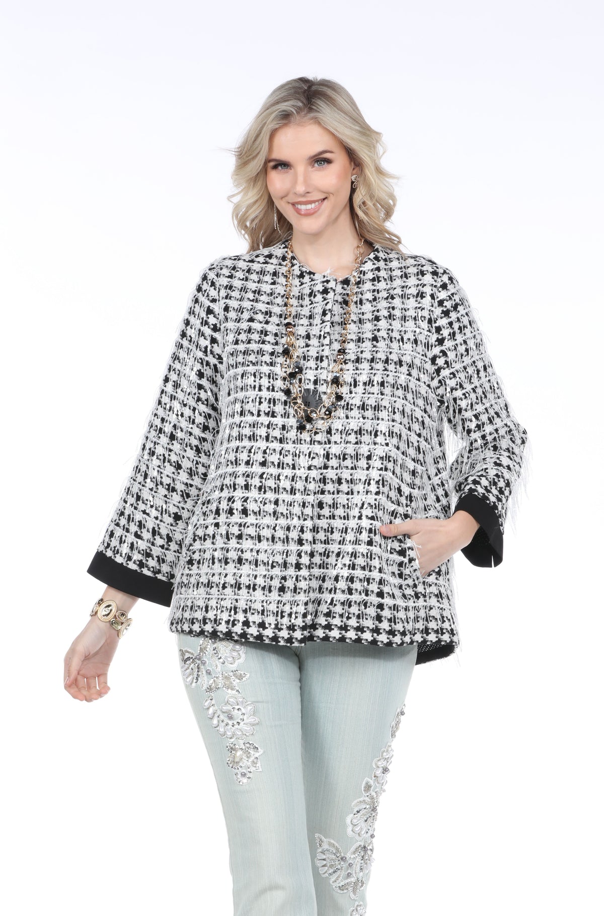 024- Arisa A Black and White Shimmy Sequins Jacket