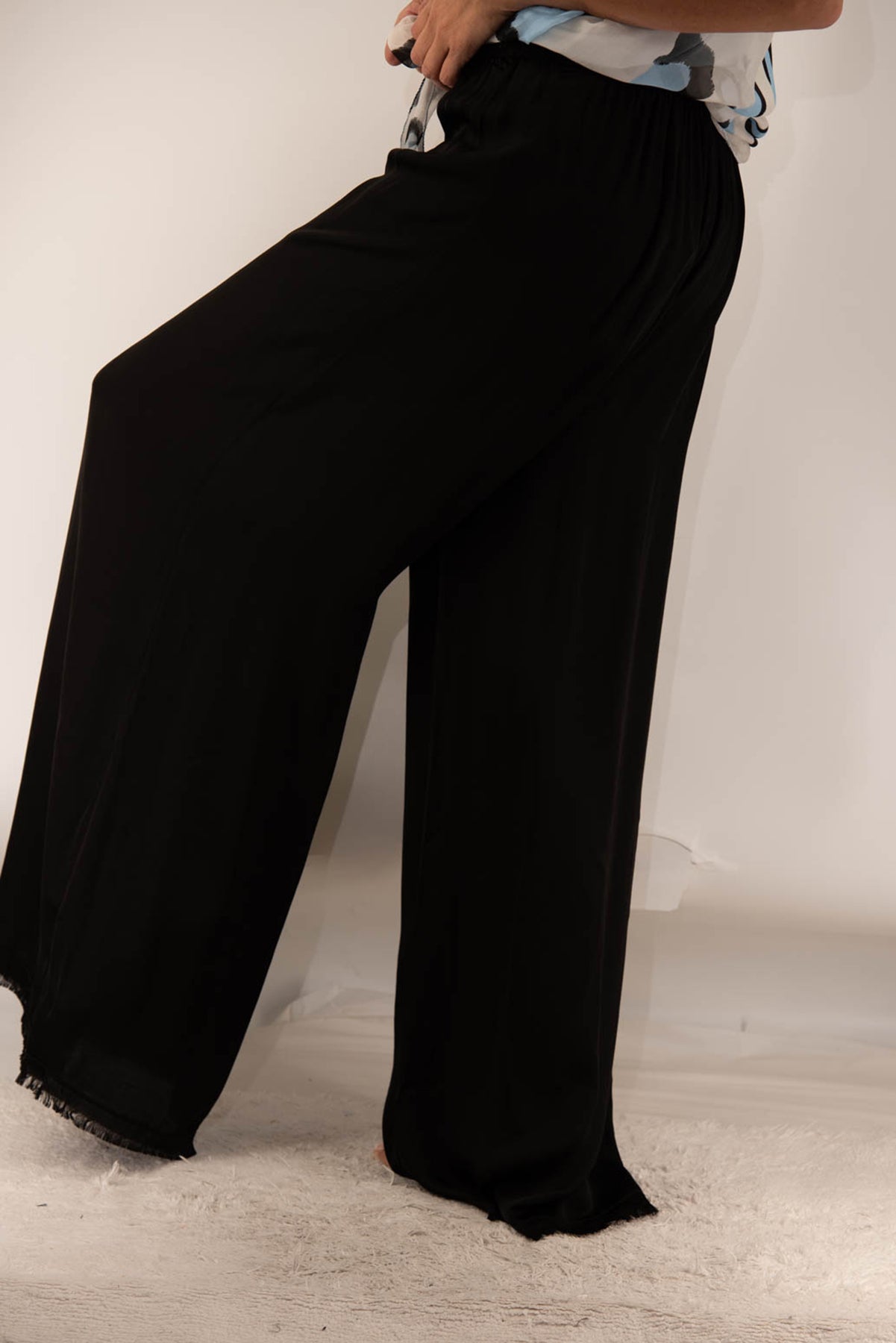 012- Tempo Paris Black Silk Fray Pant