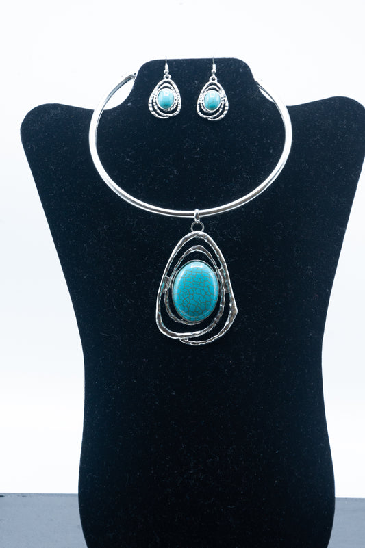 NE-297   Silver Collar with Turquoise Pendant