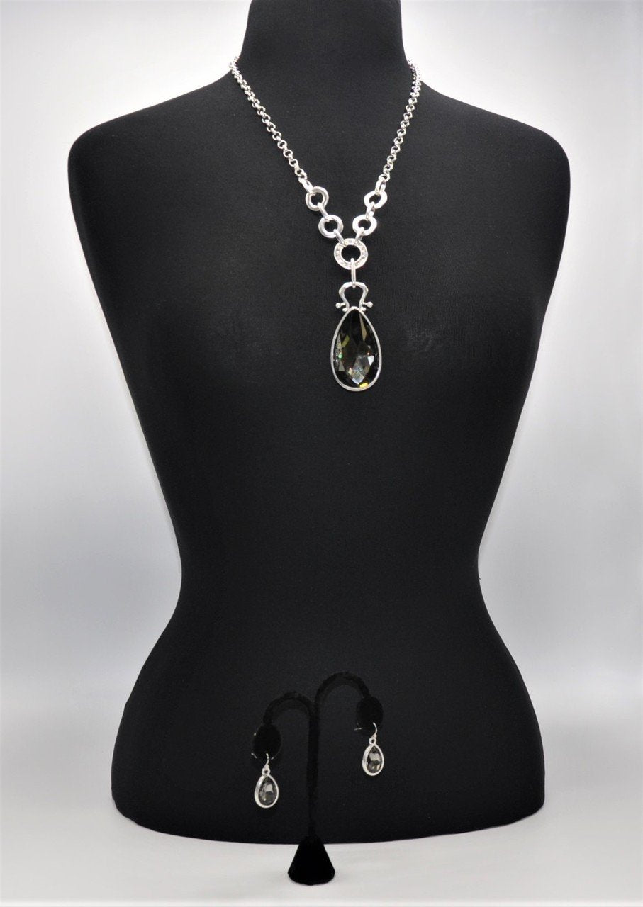 NE-075  Gorgeous Huge Drop Swarovski Teardrop Pendant Set