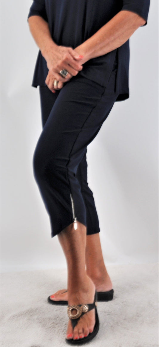 037- Vecceli Navy Zipper Cuff Capri