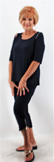 037- Vecceli Navy Zipper Cuff Capri