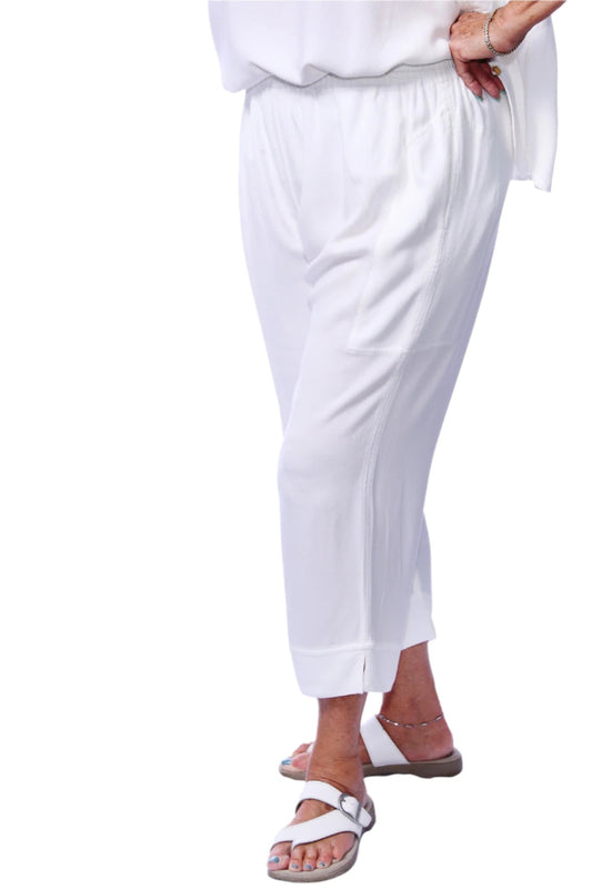 015- Dairi White 2 Pocket Capri